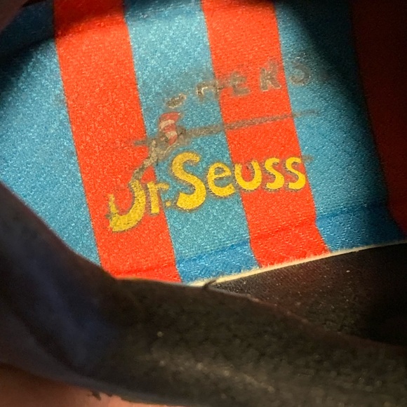 Women’s size 10 Skechers Dr Suess Sneakers - Picture 11 of 16